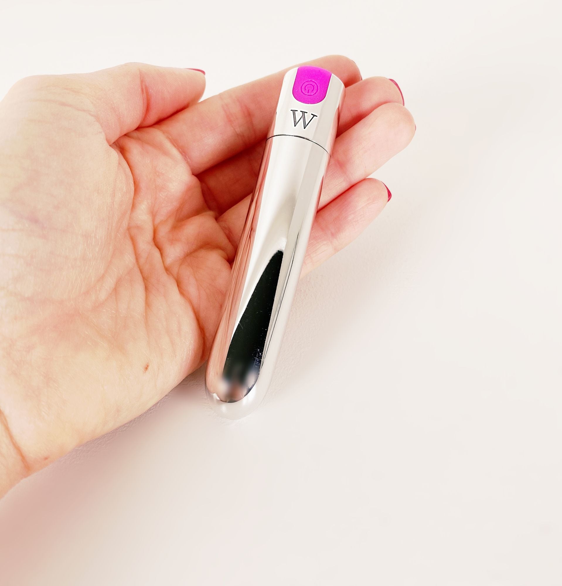 Eos – an extremely powerful small bullet vibrator with a warming feature - Whoopee Shop